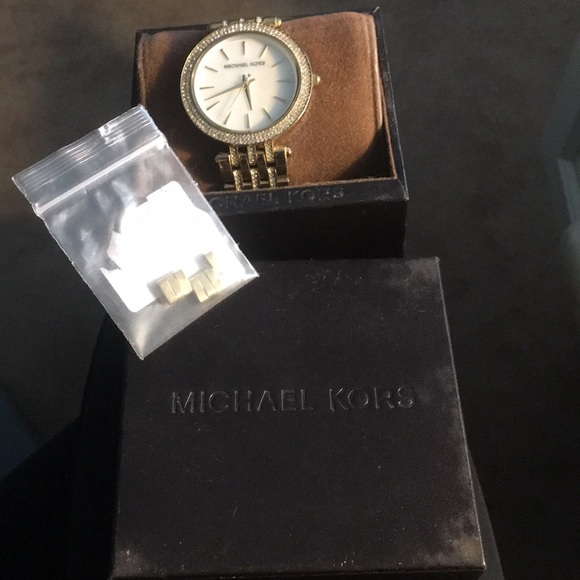 Michael Kors Gold Women’s Watch - Pearl Face - Picture 4 of 6